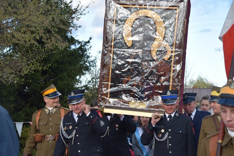 Powitanie ikony MB Częstochowskiej w Pleckiej Dąbrowie