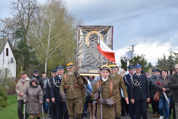 Powitanie ikony MB Częstochowskiej w Pleckiej Dąbrowie