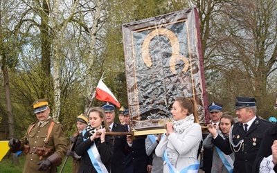 Powitanie ikony MB Częstochowskiej w Pleckiej Dąbrowie