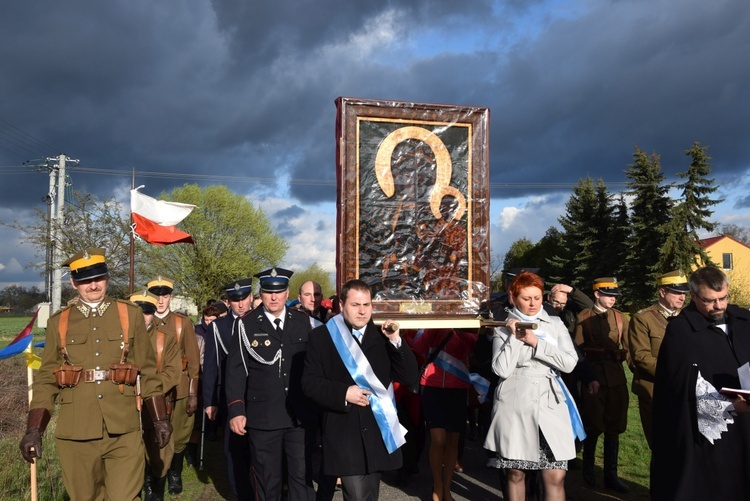 Powitanie ikony MB Częstochowskiej w Pleckiej Dąbrowie
