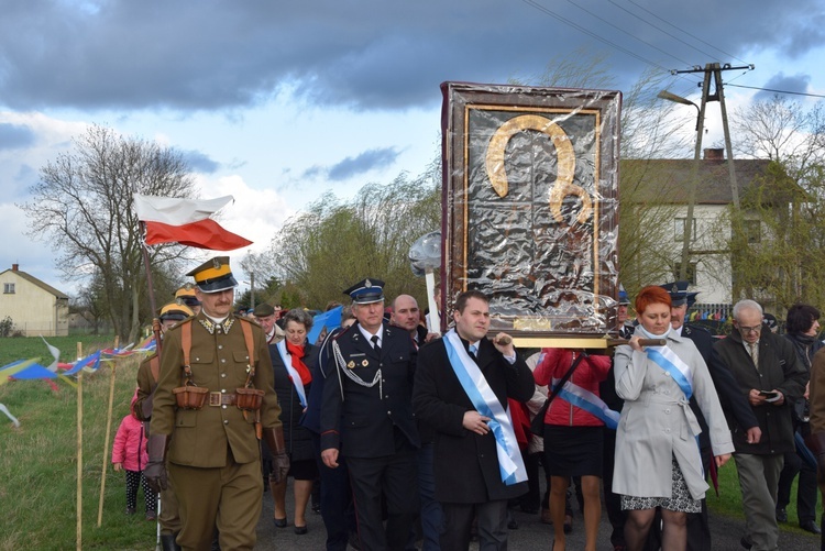 Powitanie ikony MB Częstochowskiej w Pleckiej Dąbrowie