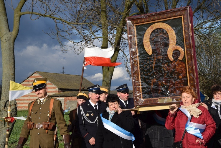 Powitanie ikony MB Częstochowskiej w Pleckiej Dąbrowie