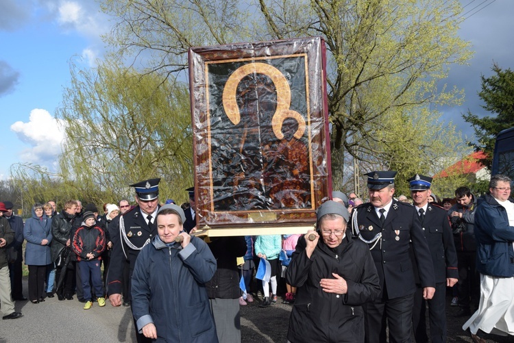 Powitanie ikony MB Częstochowskiej w Pleckiej Dąbrowie