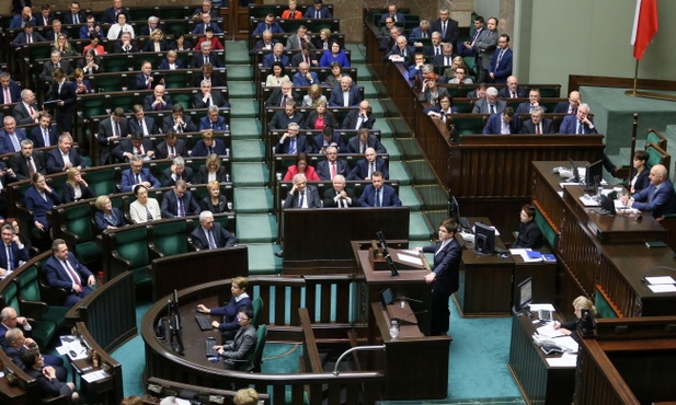 Szydło do Schetyny: Donald Tusk nie raczył nawet pana uznać godnym człowiekiem na premiera