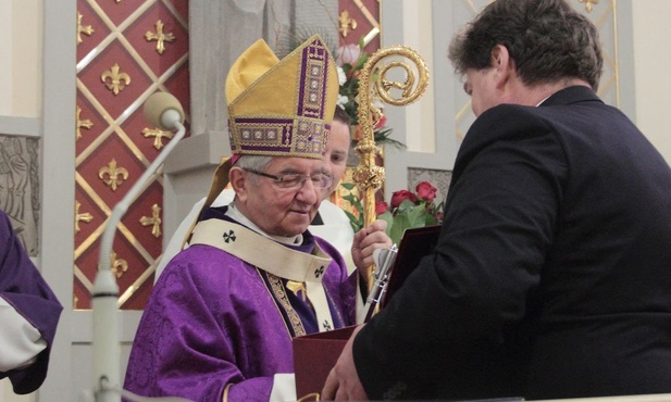 Funkcjonariusze ABW weszli do kościoła