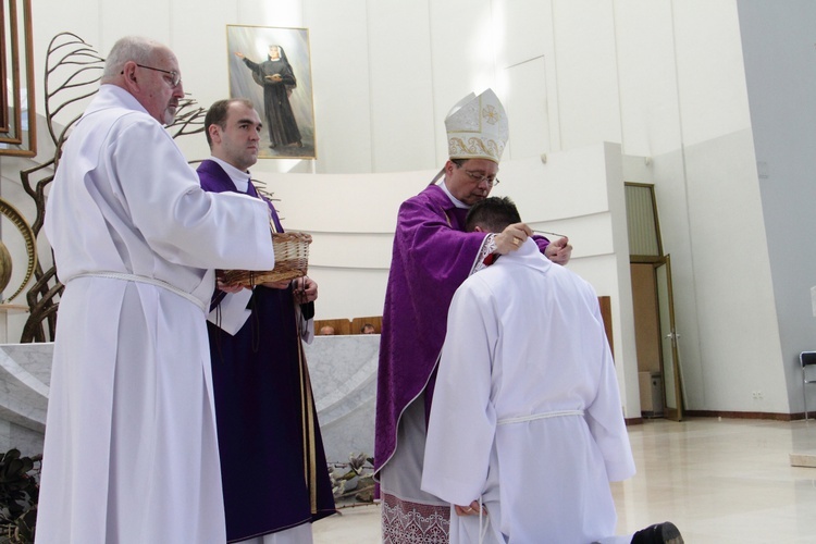 Błogosławieństwo nowych nadzwyczajnych szafarzy Eucharystii - 08.04.2017