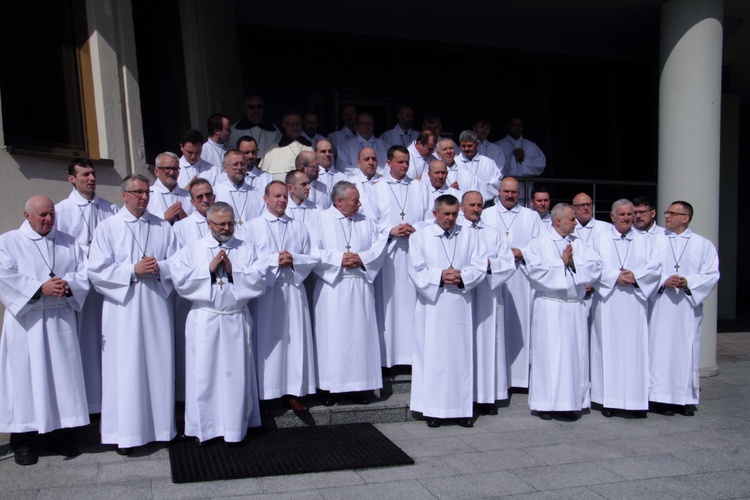 Błogosławieństwo nowych nadzwyczajnych szafarzy Eucharystii - 08.04.2017