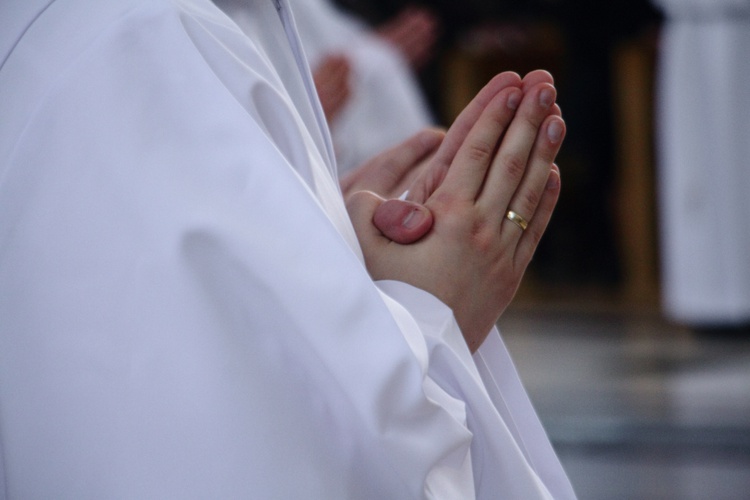 Błogosławieństwo nowych nadzwyczajnych szafarzy Eucharystii - 08.04.2017