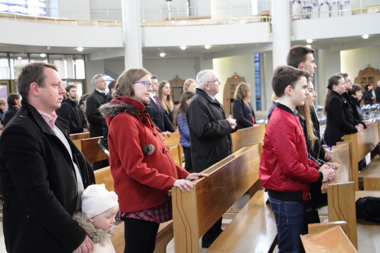 Błogosławieństwo nowych nadzwyczajnych szafarzy Eucharystii - 08.04.2017