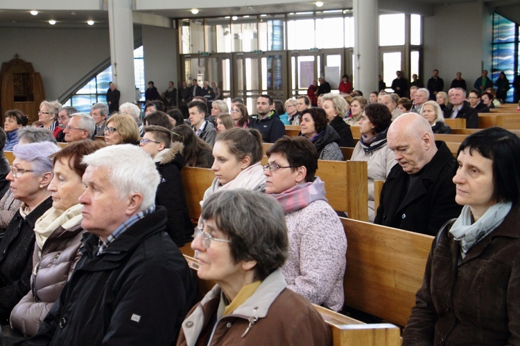 Błogosławieństwo nowych nadzwyczajnych szafarzy Eucharystii - 08.04.2017