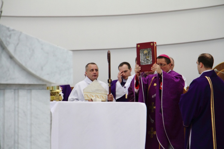 Błogosławieństwo nowych nadzwyczajnych szafarzy Eucharystii - 08.04.2017