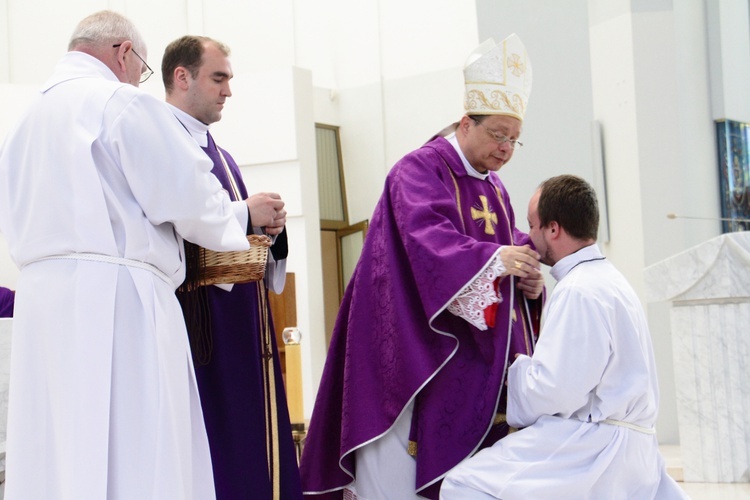 Błogosławieństwo nowych nadzwyczajnych szafarzy Eucharystii - 08.04.2017