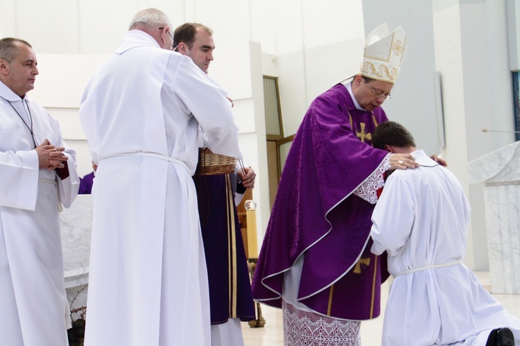 Błogosławieństwo nowych nadzwyczajnych szafarzy Eucharystii - 08.04.2017