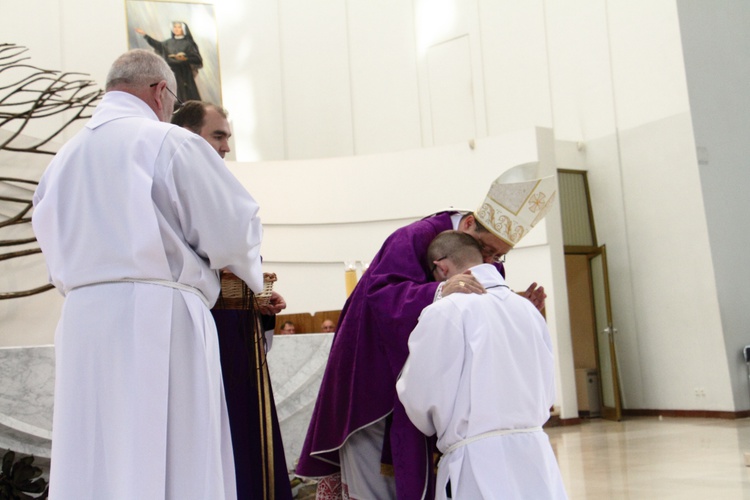 Błogosławieństwo nowych nadzwyczajnych szafarzy Eucharystii - 08.04.2017