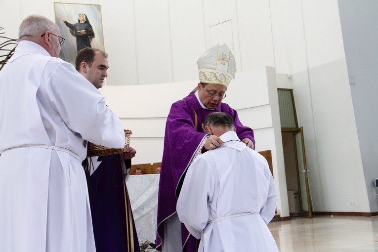 Błogosławieństwo nowych nadzwyczajnych szafarzy Eucharystii - 08.04.2017