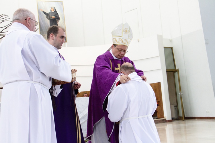 Błogosławieństwo nowych nadzwyczajnych szafarzy Eucharystii - 08.04.2017