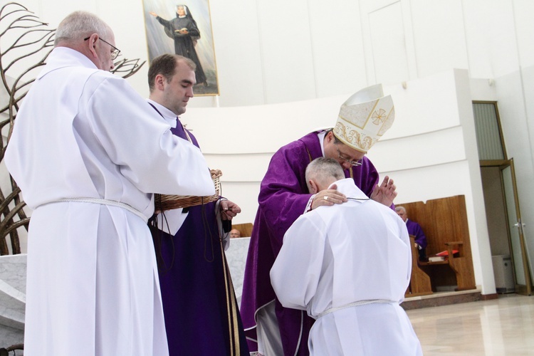 Błogosławieństwo nowych nadzwyczajnych szafarzy Eucharystii - 08.04.2017