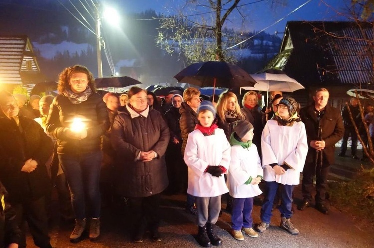 Droga Krzyżowa ulicami Poronina