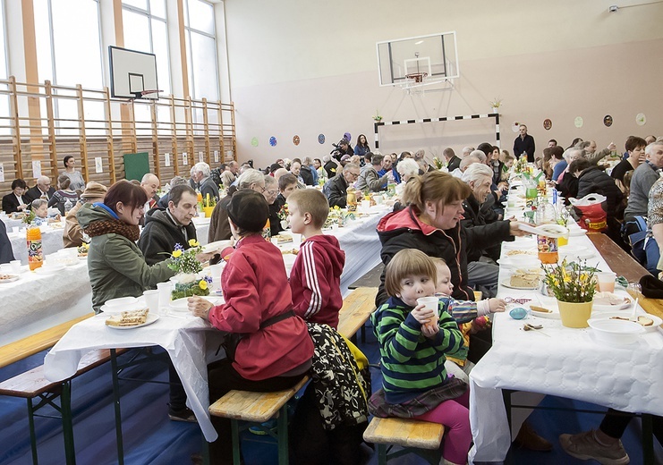 Śniadanie dla potrzebujących