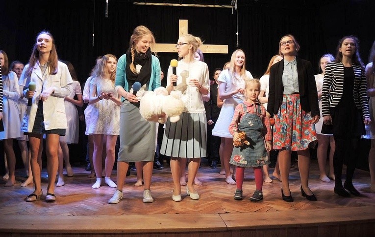 "Od stacji do stacji" w Górkach Wielkich