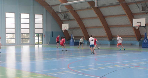 Piłkarze wśród ministrantów