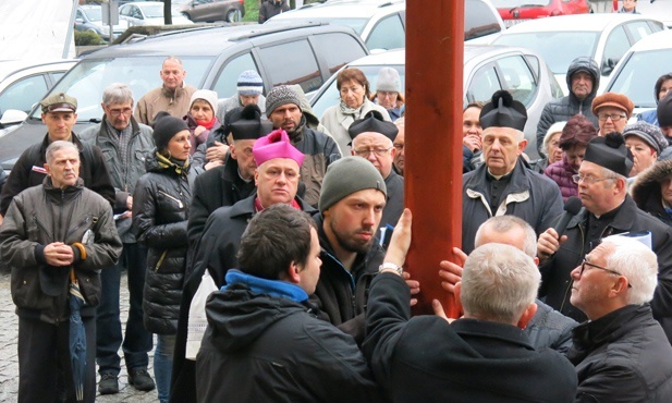 Krzyż na ulicach Bielska-Białej