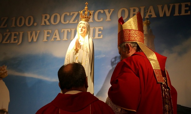 Koronę nałożył bp Henryk Tomasik