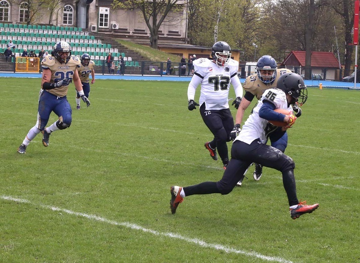 "Wilki Łódzkie" vs. "Kraków Football Kings"