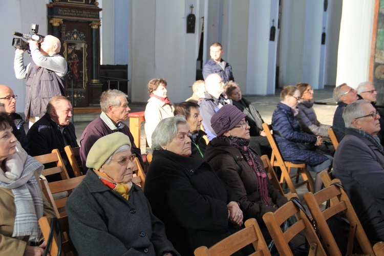 Msza św. w intencji ofiar katastrofy smoleńskiej