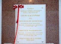 W KPRM upamiętniono Lecha Kaczyńskiego, Przemysława Gosiewskiego i Zbigniewa Wassermanna