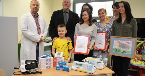 Rodzice podarowali sprzęt szpitalowi