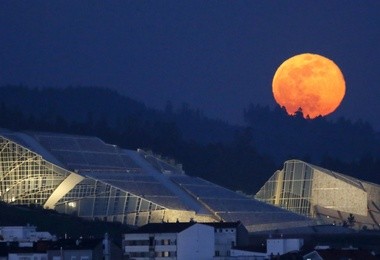 Księżyc nad Santiago de Compostela