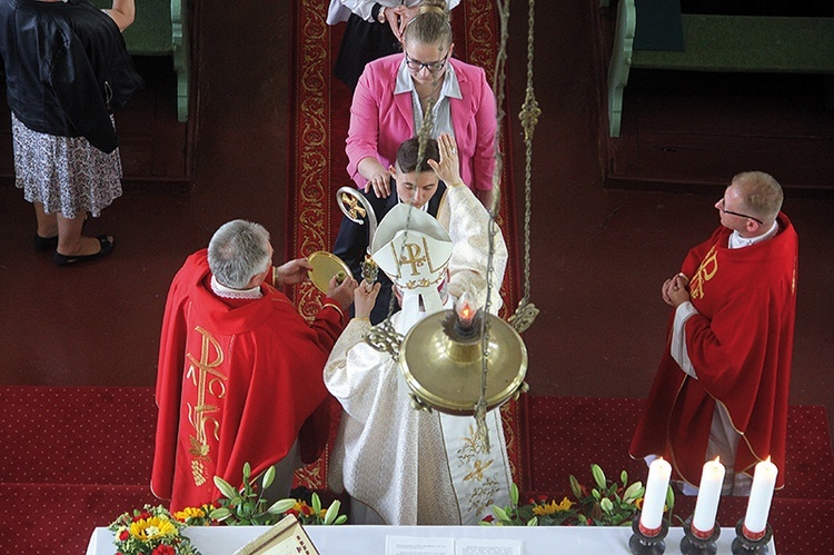 Zasady przygotowania  do bierzmowania zostały ujednolicone  we wszystkich diecezjach.