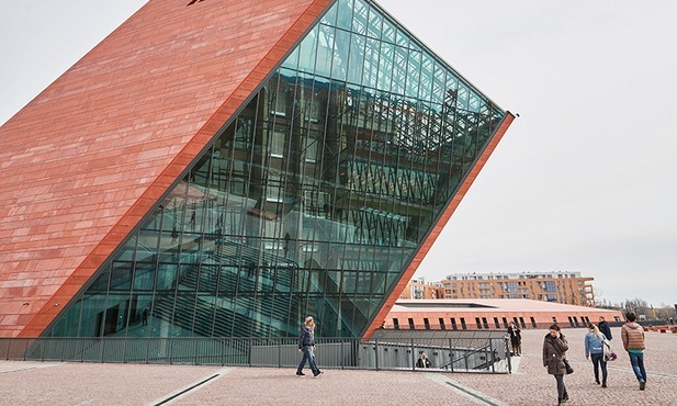Siedziba Muzeum II Wojny Światowej w Gdańsku.