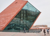 Siedziba Muzeum II Wojny Światowej w Gdańsku.