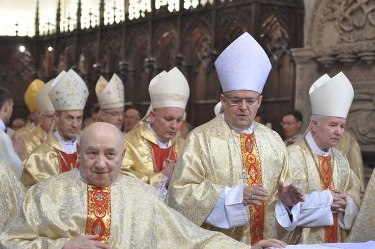 Procesja do ołtarza