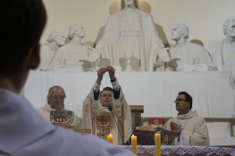 Liturgia Wielkiego Czwartku w parafii NSPJ w Nowym Targu