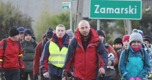 Kolejna grupa uczestników EDK wyruszyła z Zamarsk, by dobrze przygotować się do Wielkiego Piątku i Wielkiej Nocy... 