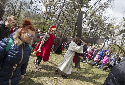 Wielkopiątkowe Misterium w Piekarach Śląskich