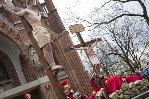 Wielkopiątkowe Misterium w Piekarach Śląskich