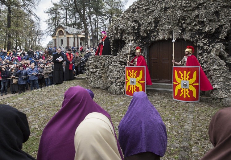 Wielkopiątkowe Misterium w Piekarach Śląskich