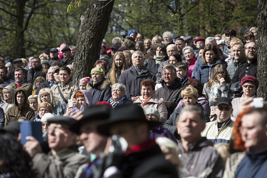 Wielkopiątkowe Misterium w Piekarach Śląskich