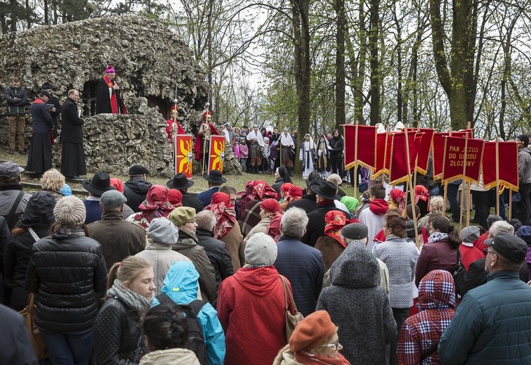 Wielkopiątkowe Misterium w Piekarach Śląskich