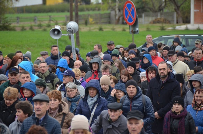 Droga krzyżowa na Święty Krzyż 