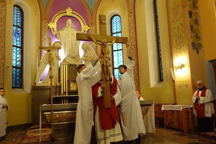 Liturgia Wielkiego Piątku w Poroninie 