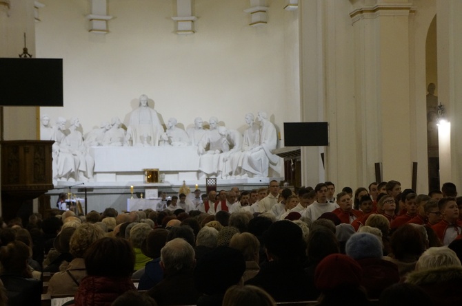 Liturgia Wielkiego Piątku w parafii NSPJ w Nowym Targu 