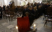 Liturgia Wielkiego Piątku w parafii NSPJ w Nowym Targu 