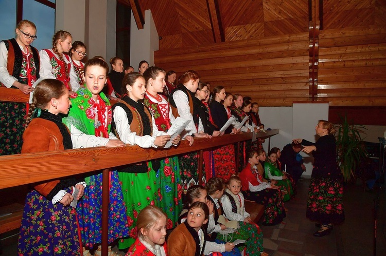 Liturgia Wielkiego Piątku w Zakopanem - parafia Świętego Krzyża.