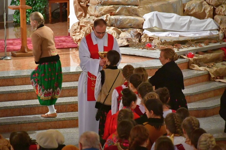 Liturgia Wielkiego Piątku w Zakopanem - parafia Świętego Krzyża.