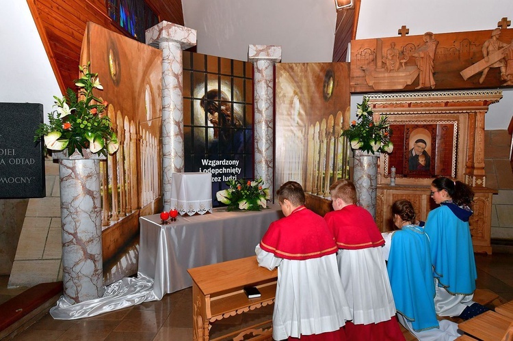 Groby Pańskie w zakopiańskich świątyniach 